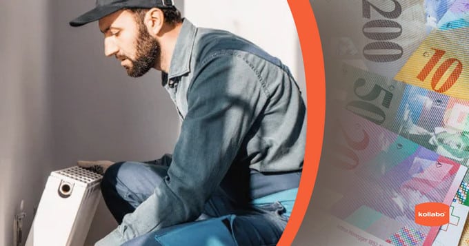 Ein Mann arbeitet neben einem Stapel Geld an einer Heizung.